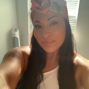 Meet your Posher, Adora